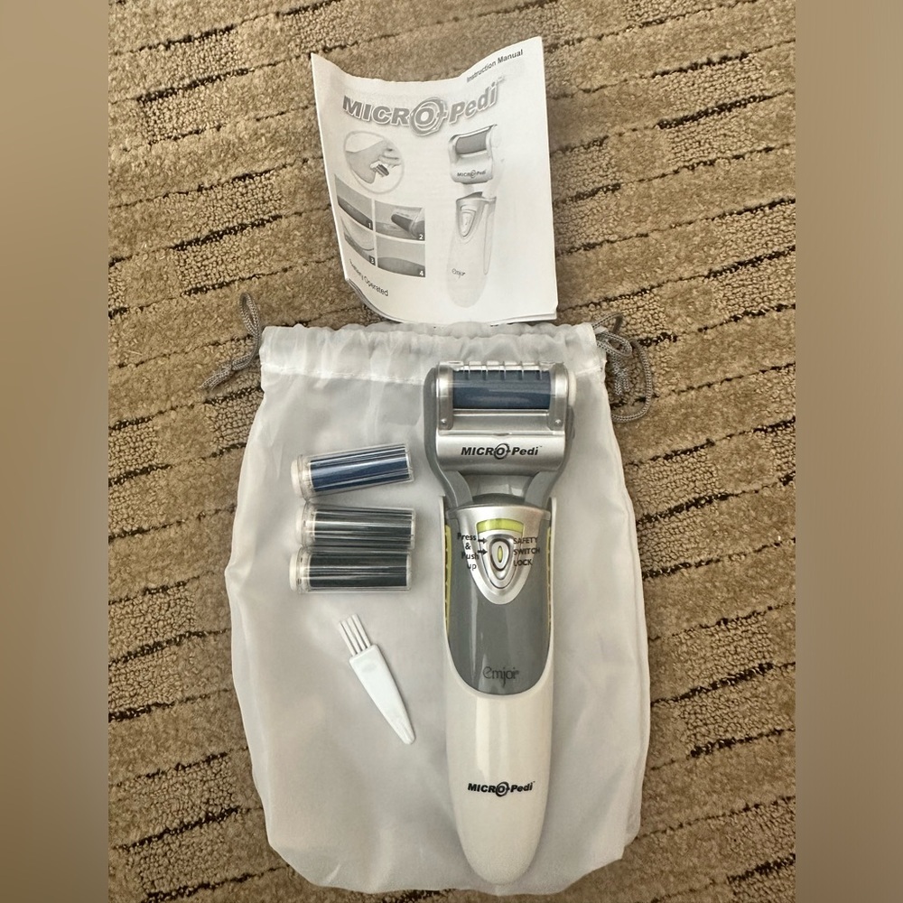 NWOT Emjoi Micro Pedi Micro-Mineral roller